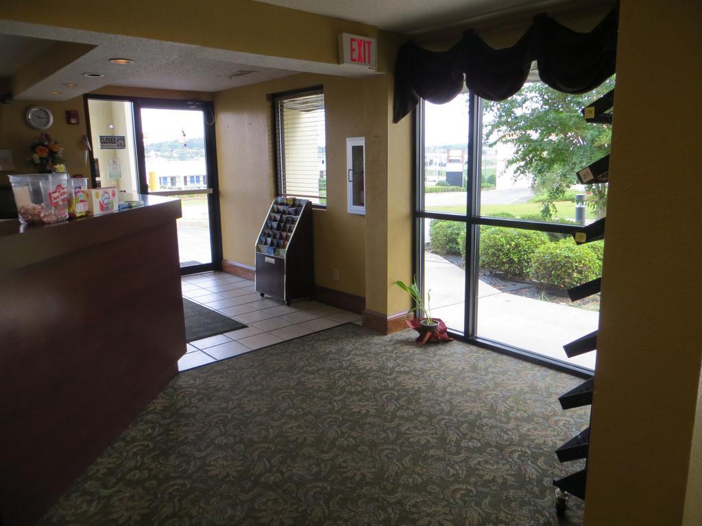 Budgetel Inn & Suites Macon Extérieur photo