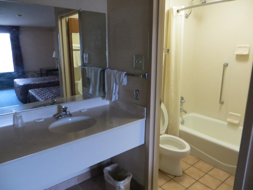 Budgetel Inn & Suites Macon Chambre photo